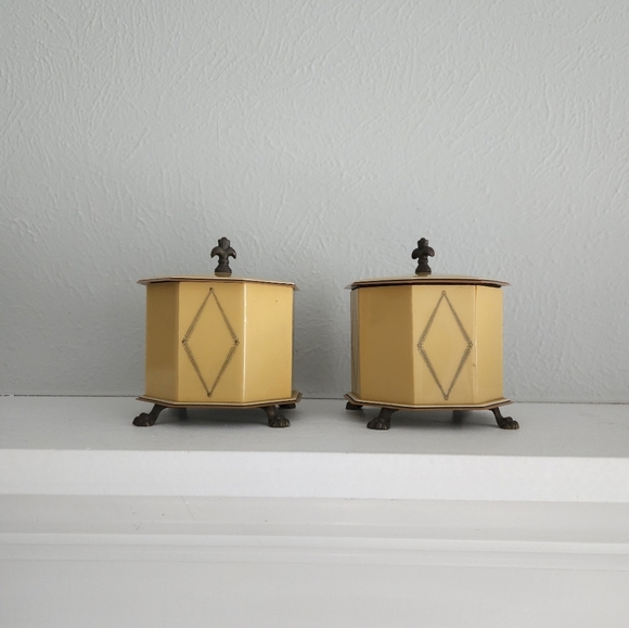 Vintage Lucite Empire Dresser/Vanity Set- Full Set - Picture 3 of 11